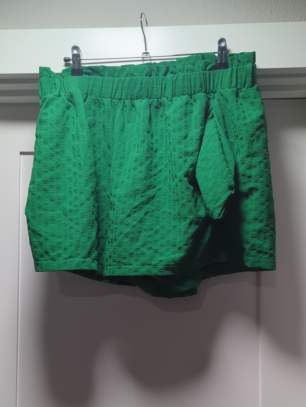 SHEIN Green Textured Elastic Waist Shorts